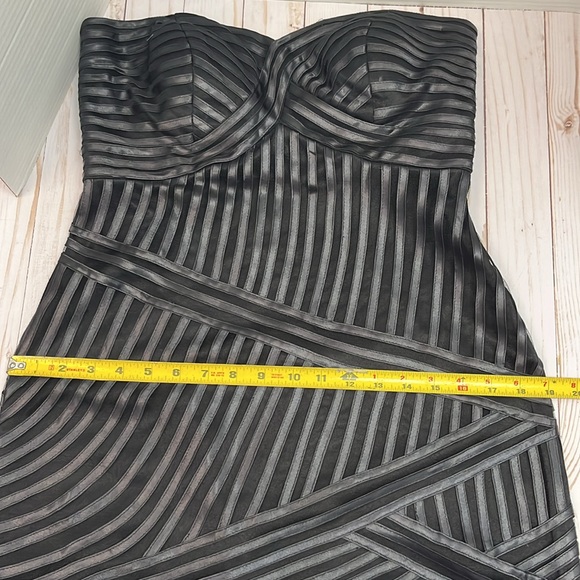 Sue Wong strapless dress. Black on black design. Fully lined. Straps.NWT.Size 10 - Picture 10 of 11